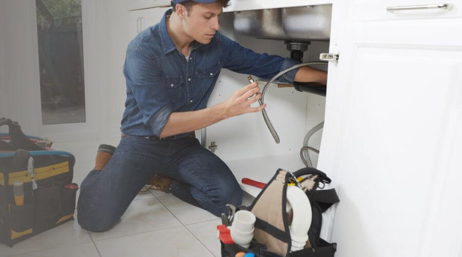 Expert burst pipe repair services in Des Moines, NM